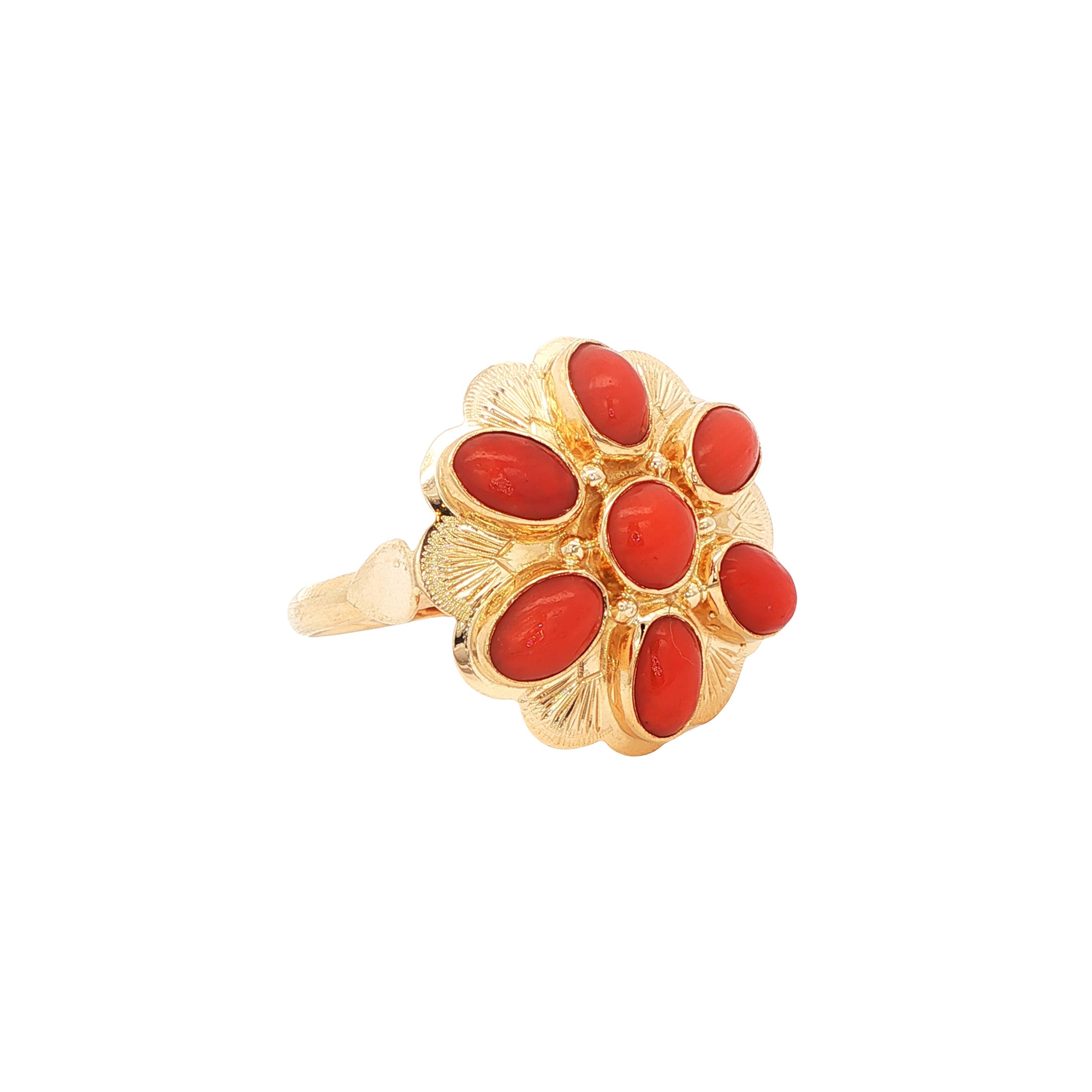 Vintage gold cluster ring with blood coral, 14 kt