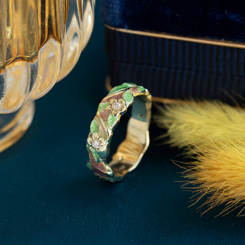 Gouden vintage ring met emaille en diamant 14 kt