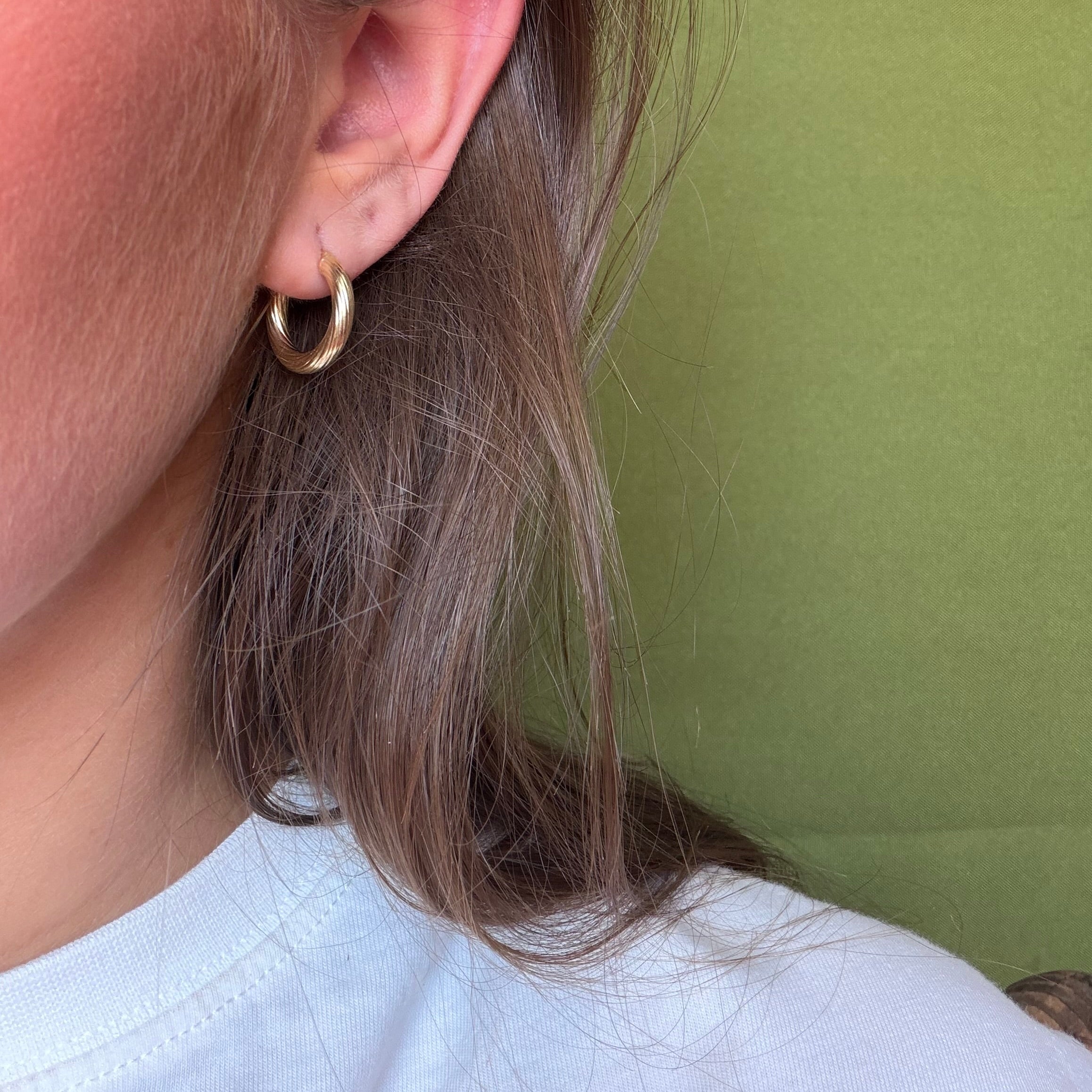 14 kt gold vintage fanciful hoop earrings