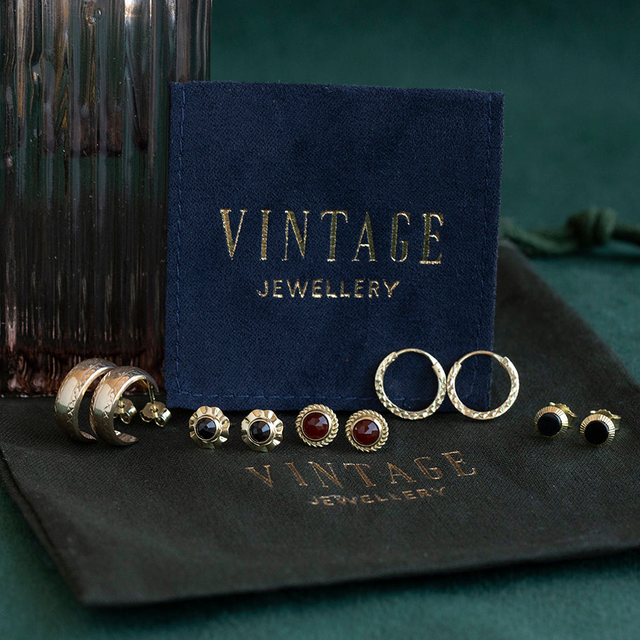 Vintage 14 kt gold stud earrings with pearl