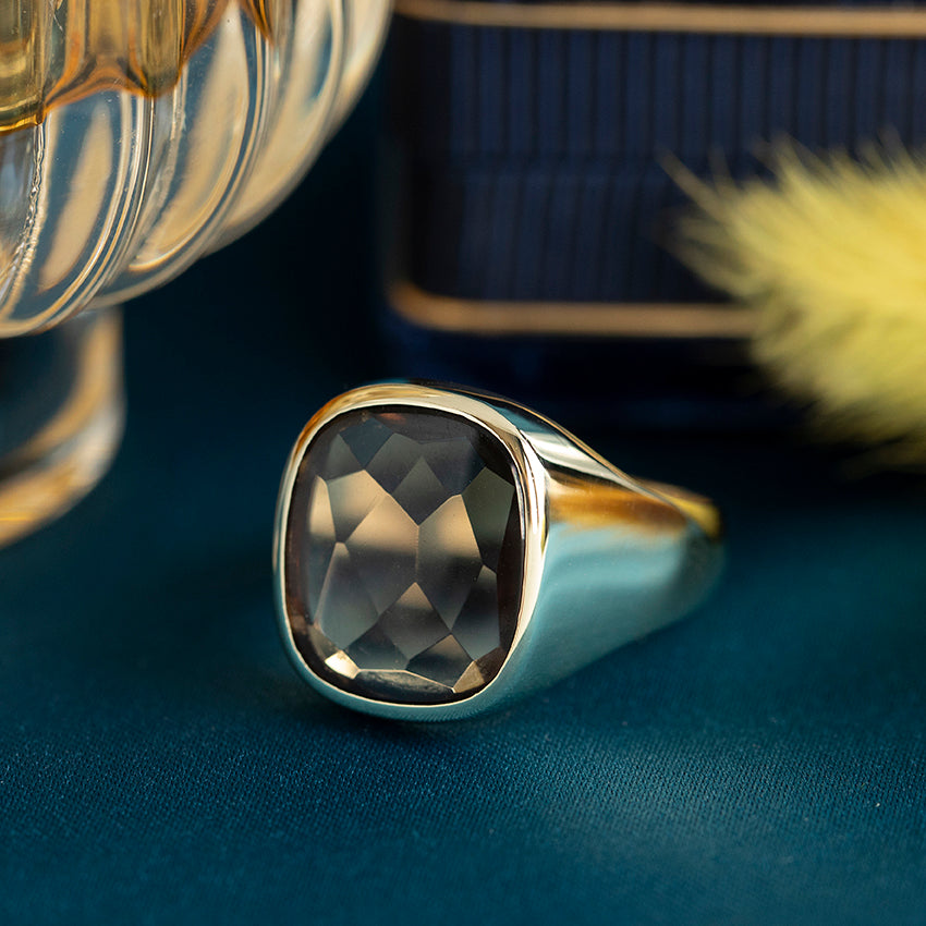 Gouden vintage zegelring met rookkwarts 14 kt