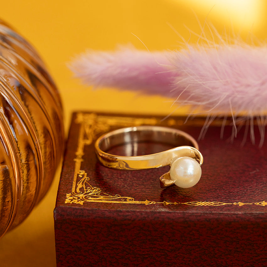 Gouden vintage ring met parel 14 kt