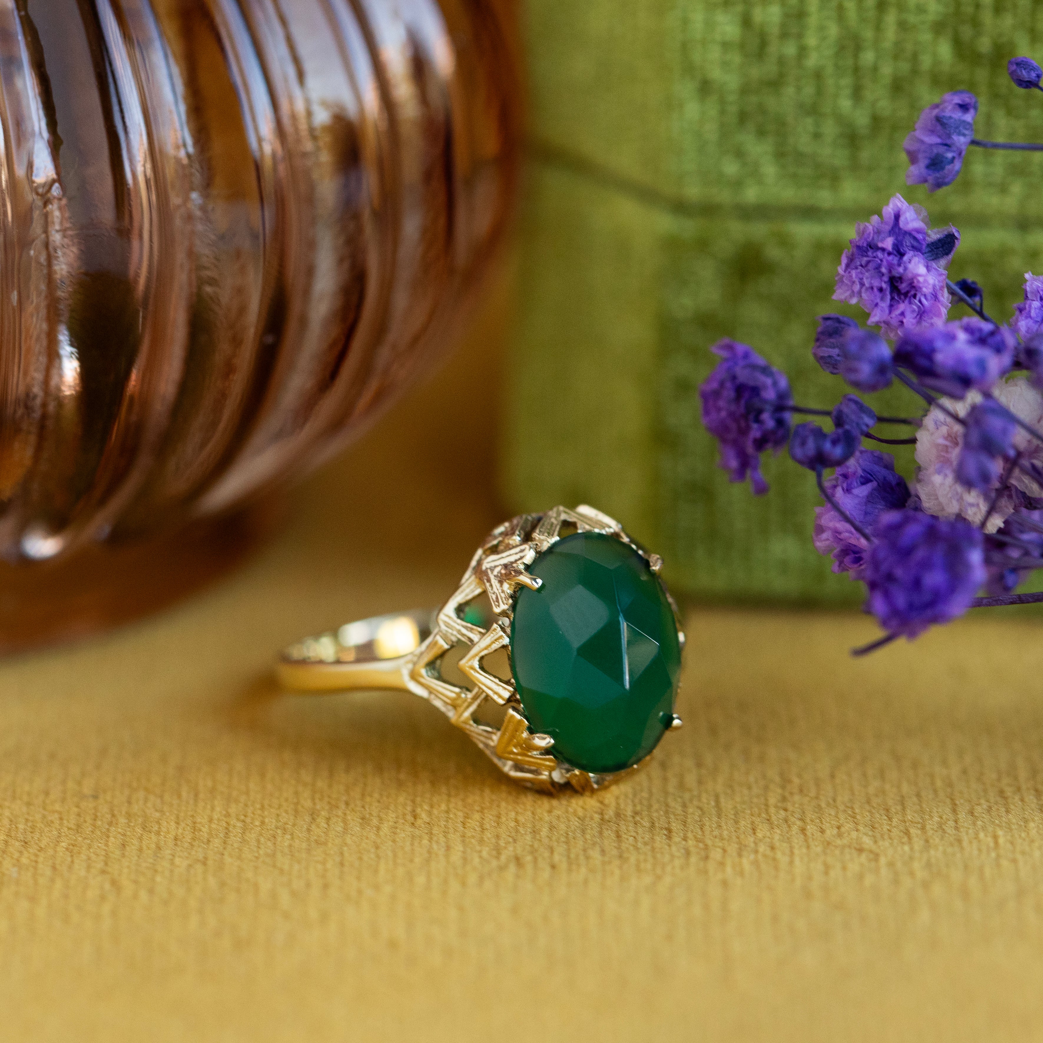 Gouden vintage ring met groene agaat 14 kt