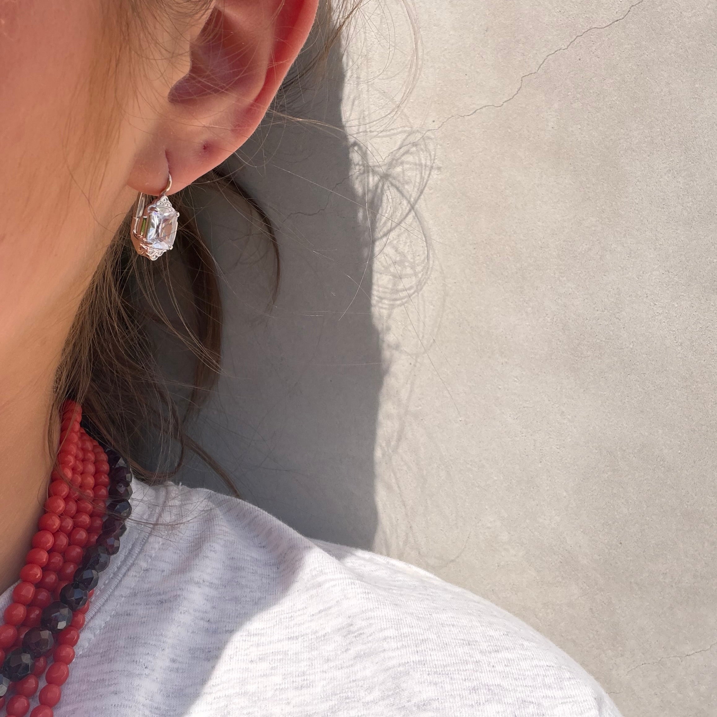 14 kt white gold vintage dangle earrings with zirconia