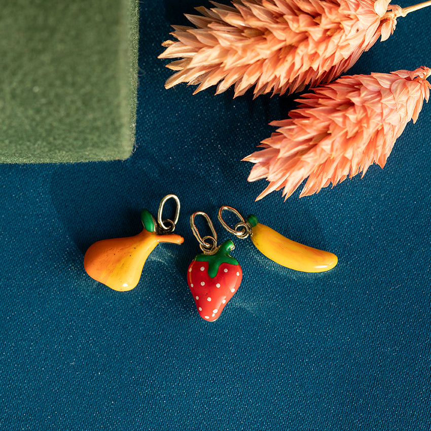 Gold strawberry pendant with enamel 14 kt