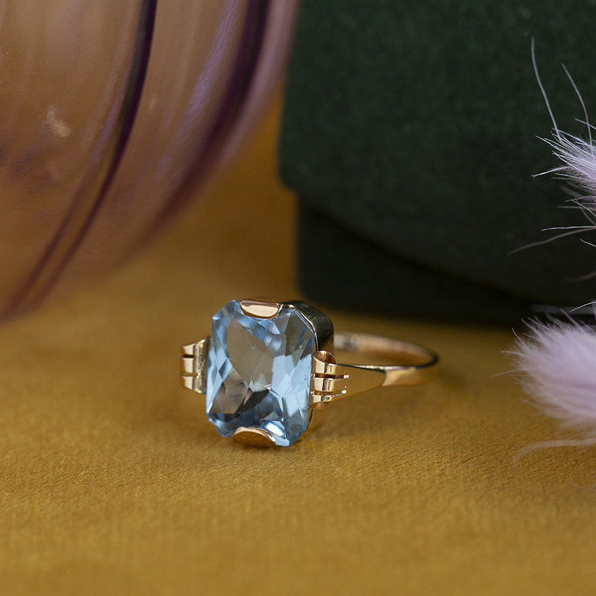 Gouden ring met spinel 14 kt