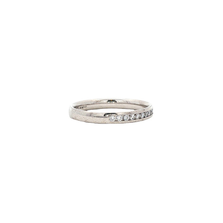 18 kt white gold vintage alliance ring with a diamond