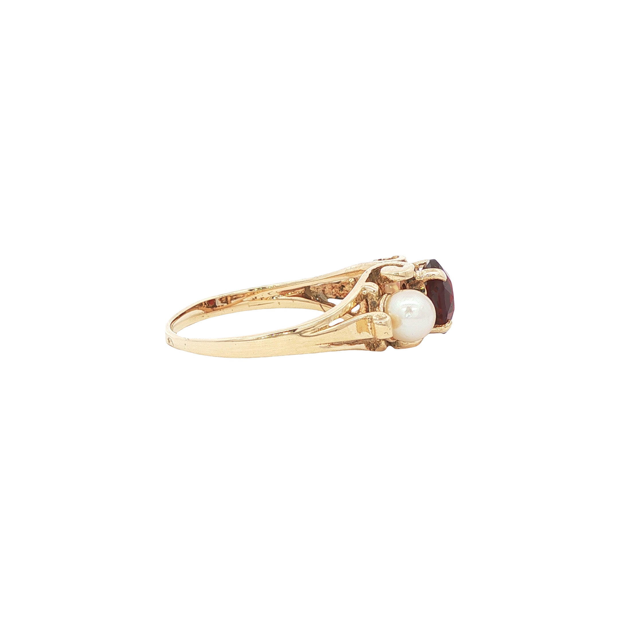 14 kt vintage gold ring with pearl and garnet