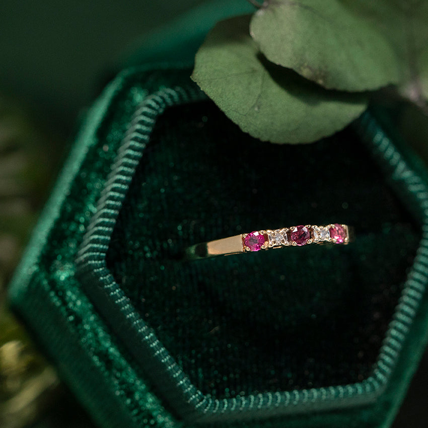 Gold ring with ruby and diamond 14 kt