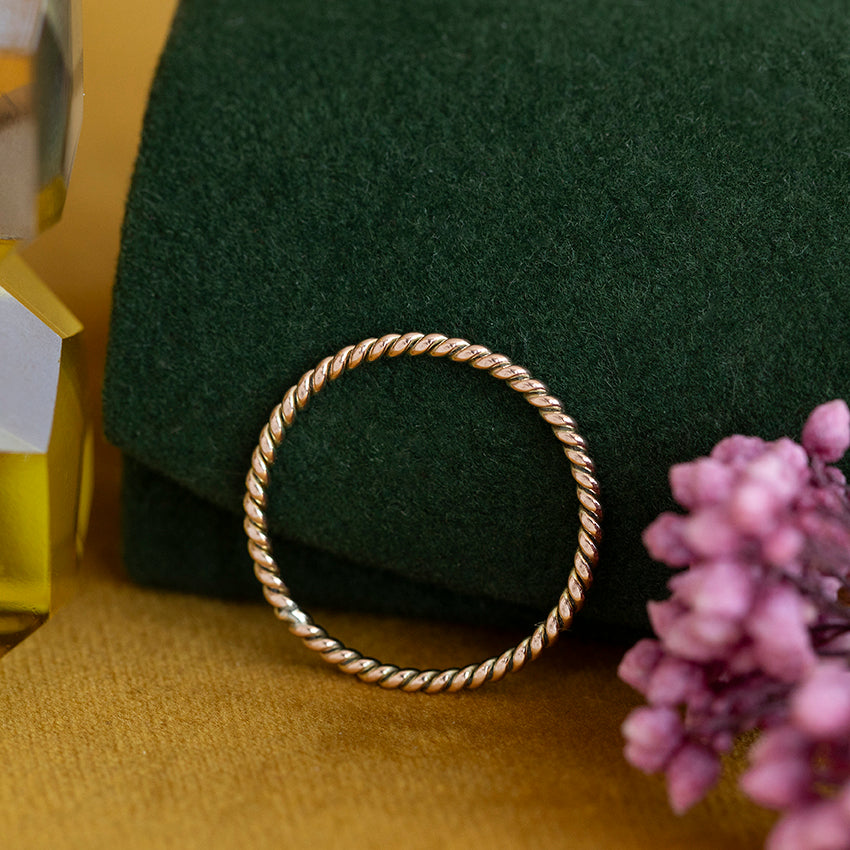 Rosé getordeerde ring 8 kt