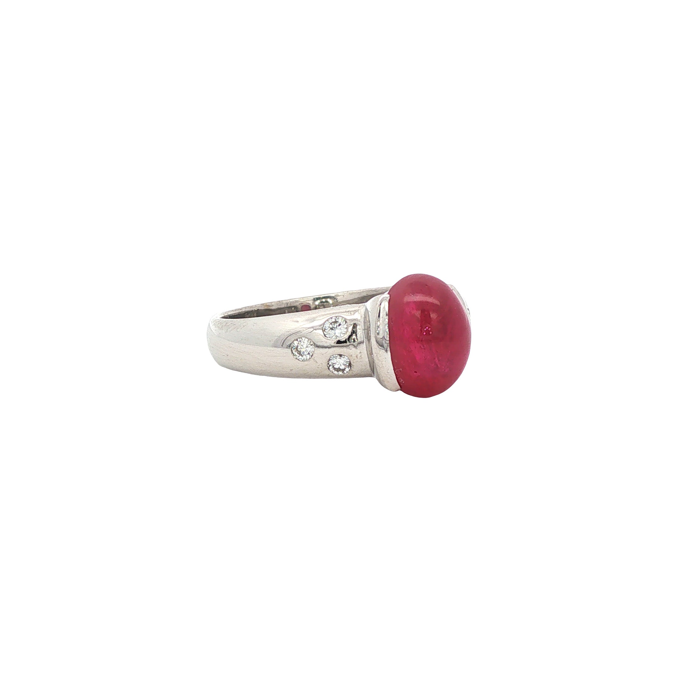 14 kt white gold vintage ring with ruby and diamond