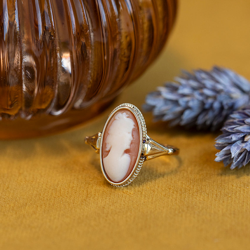 Gold ring with cameo 14 kt