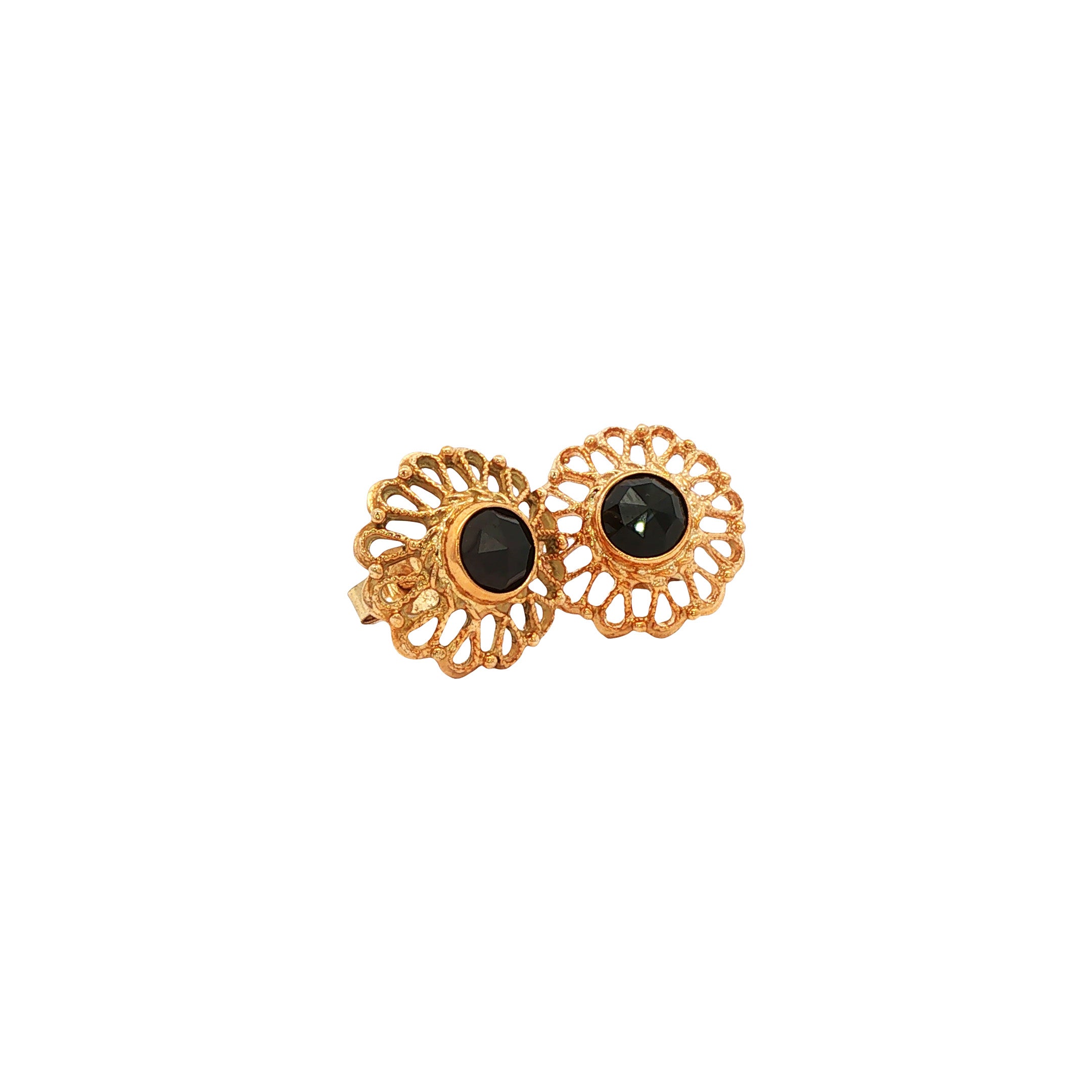 Vintage 14 kt gold stud earrings with garnet