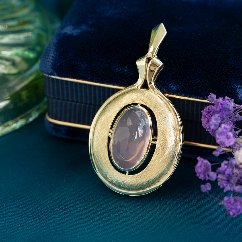 Gouden vintage hanger met sterrozenkwarts 14 kt