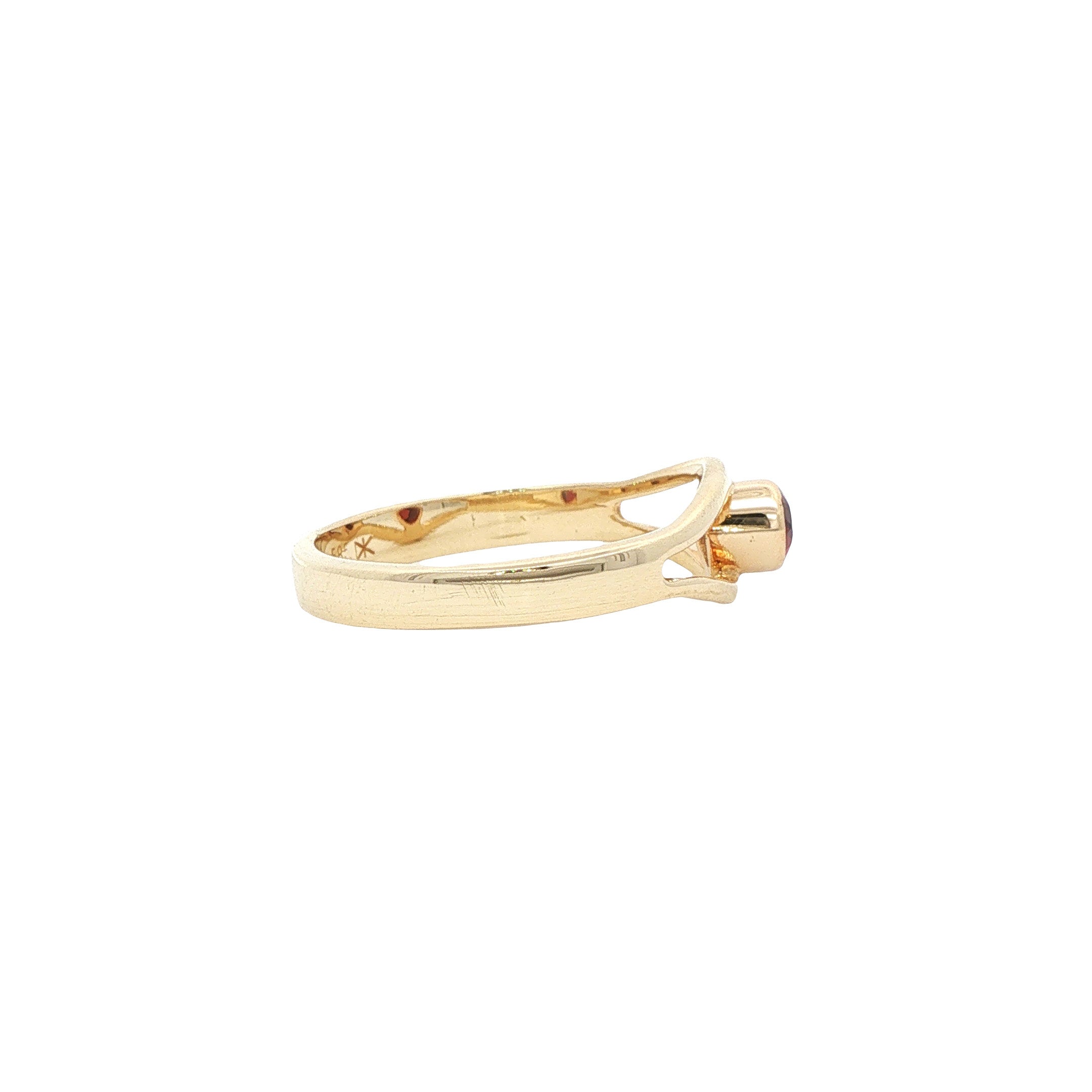 Gouden vintage ring met granaat 14 kt
