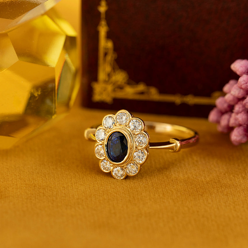 Vintage gold ring with sapphire and diamond, 18 kt