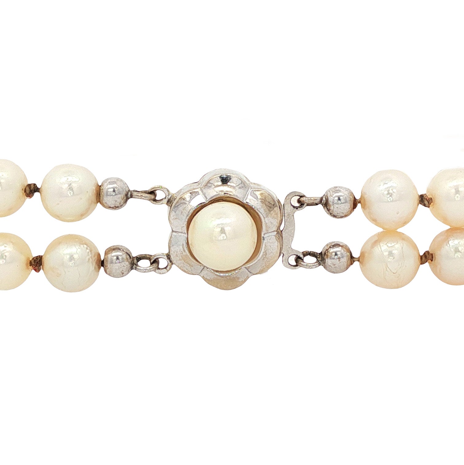 Vintage pearl bracelet with 14 kt white gold clasp
