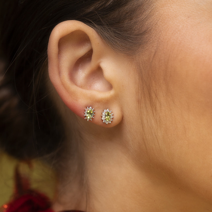 Oorbellen met peridoot en diamant 9 kt