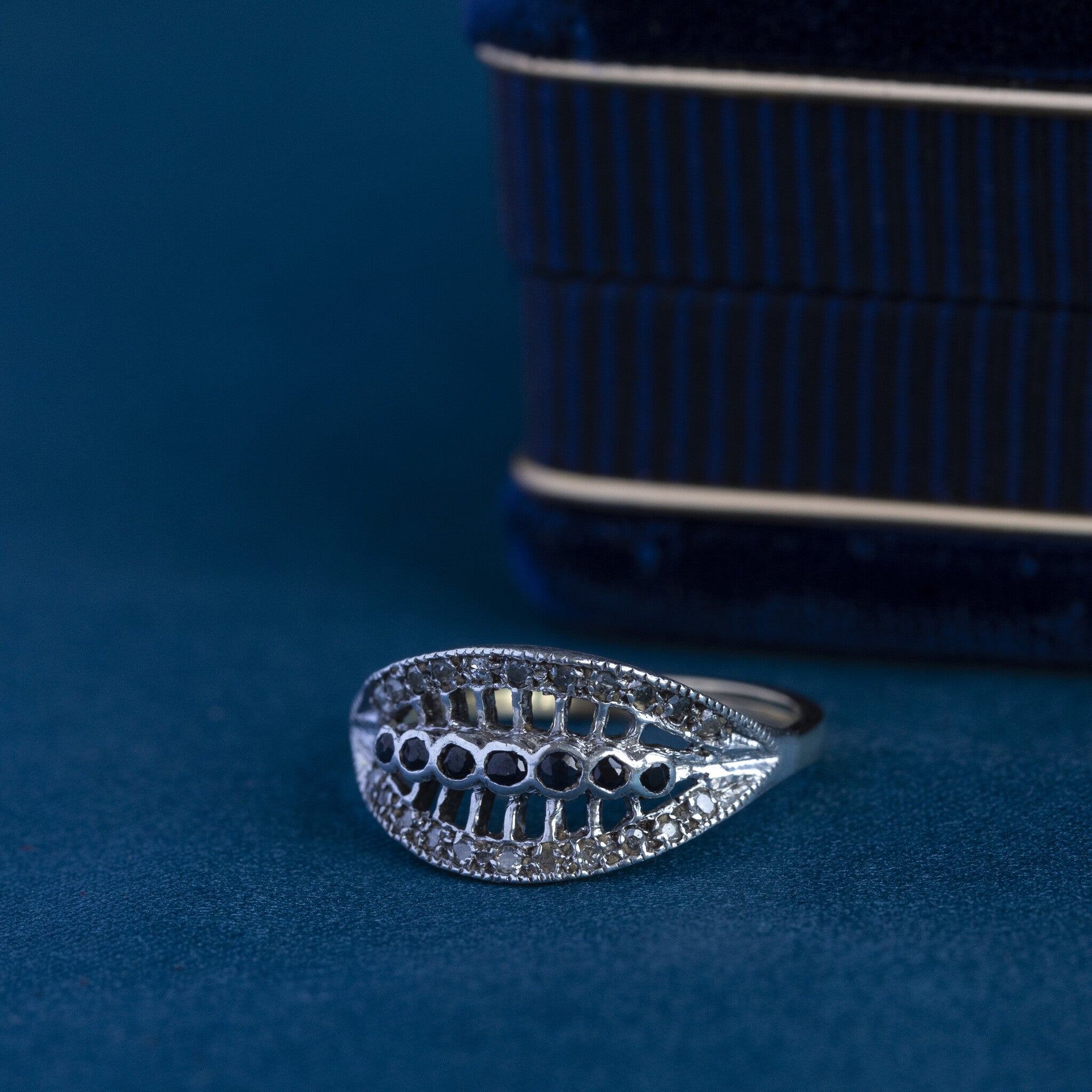 Bicolour gold ring with sapphire and diamond 14 crt