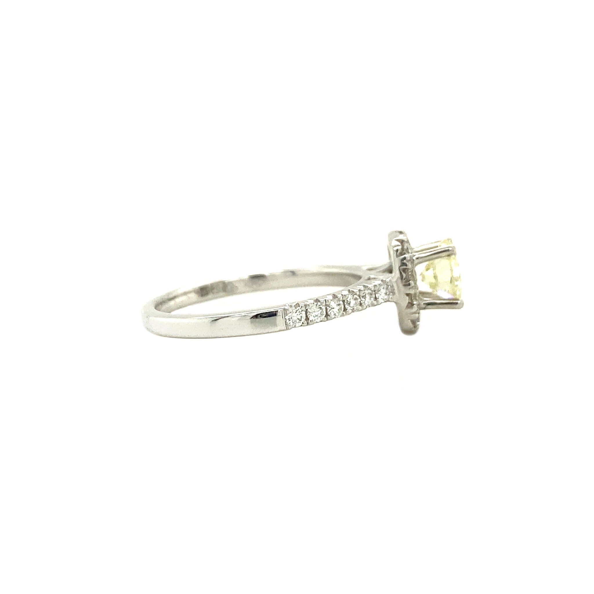 White gold ring with diamonds 18 krt
