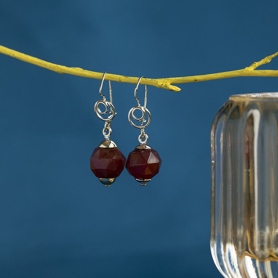 Gold earrings with carnelian 14 crt.
