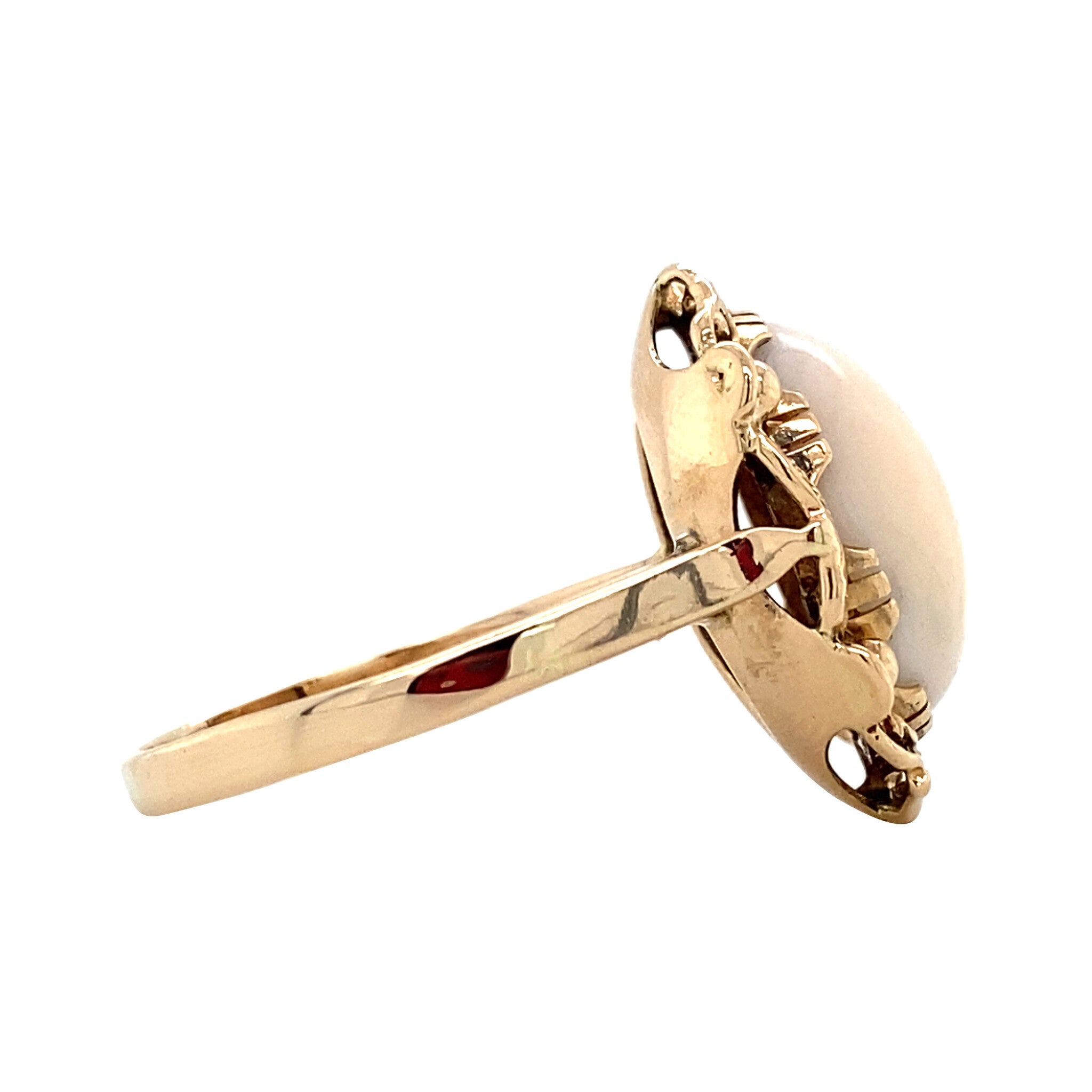Gouden ring met angel skin koraal 14 krt