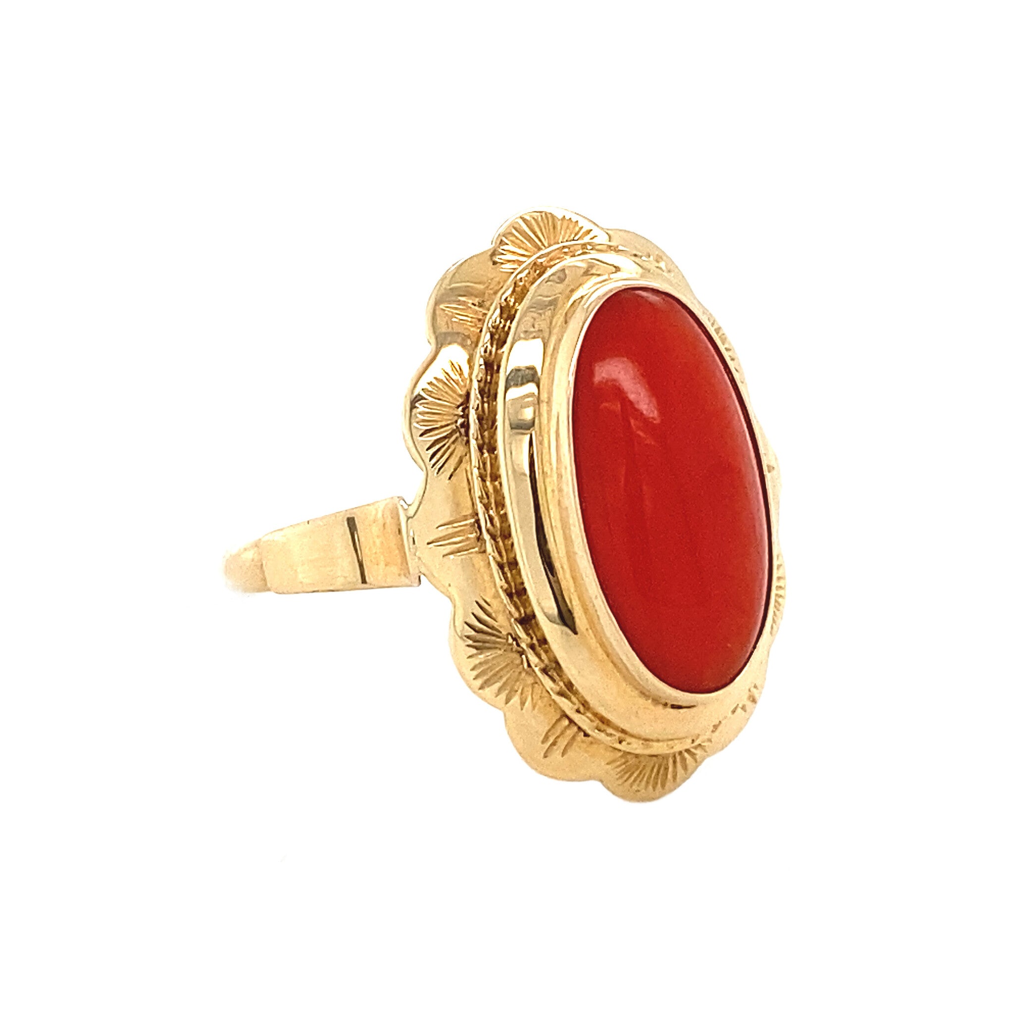 14 kt gold ring with blood coral