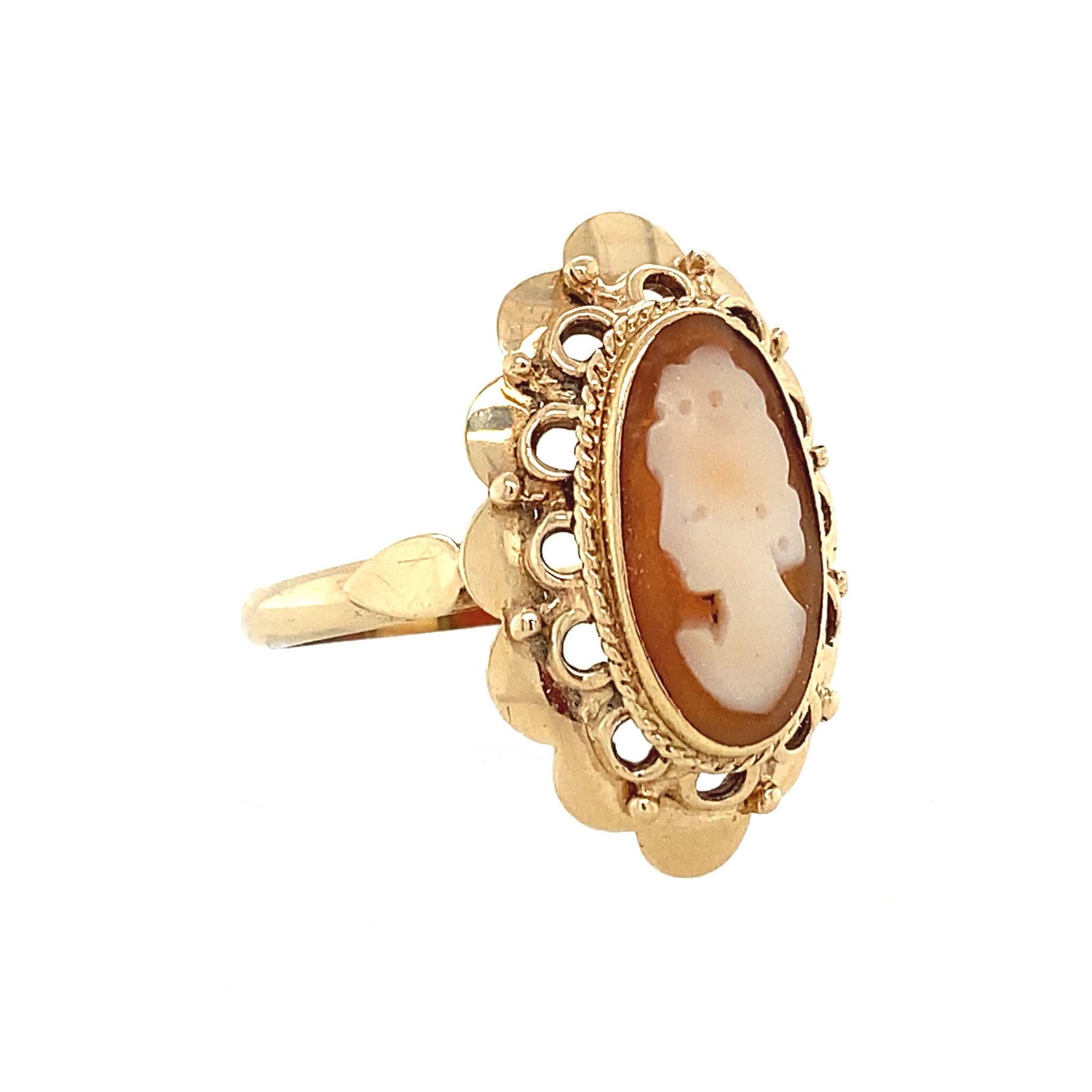 Gold ring with cameo, 14 kt