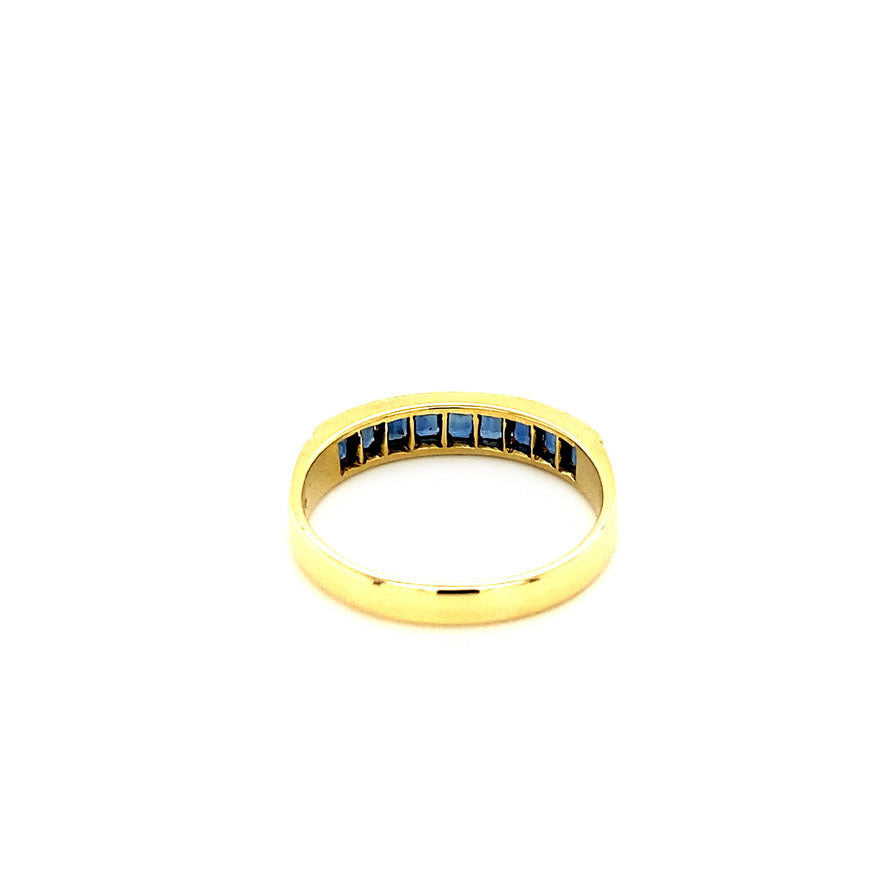 18 kt gold ring with sapphire