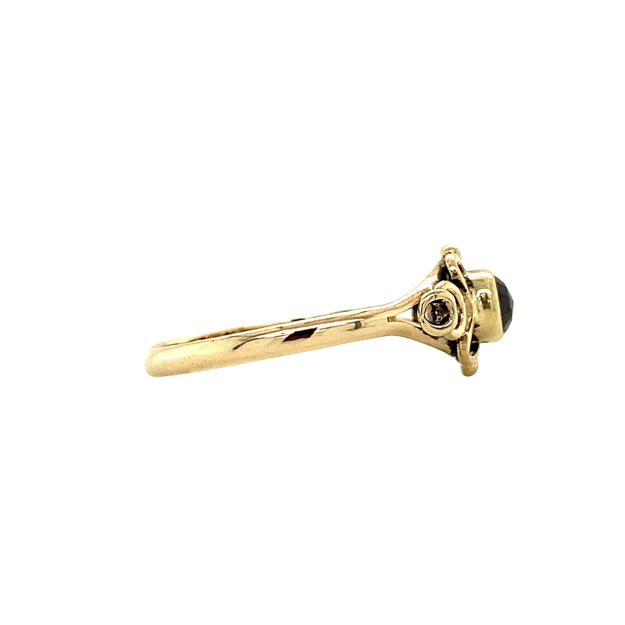 14 kt gold ring with garnet