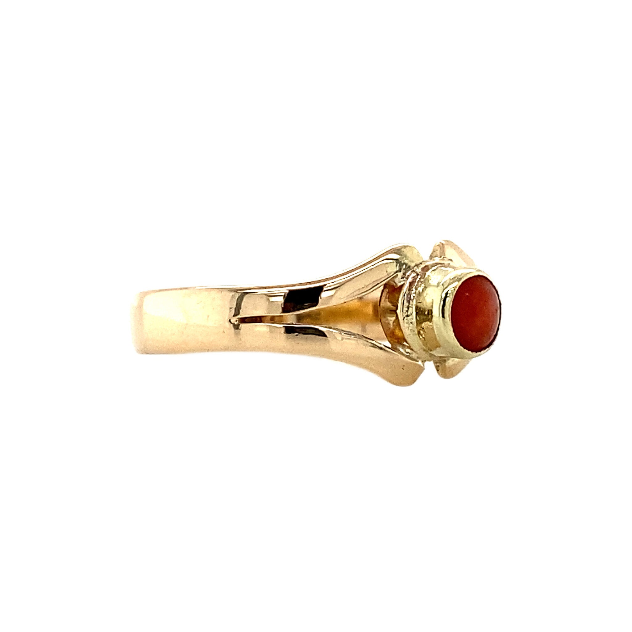 14 kt gold ring with blood coral.