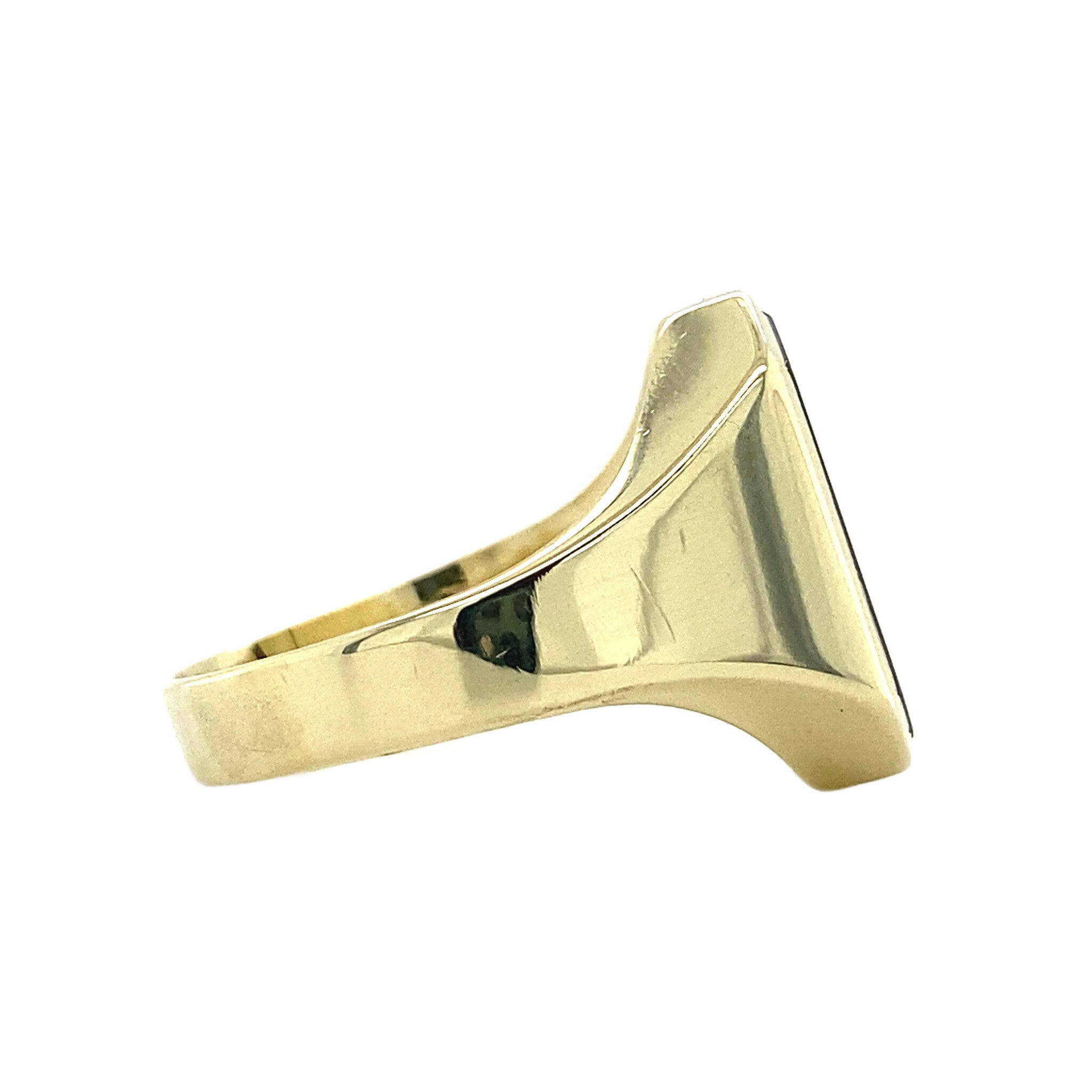 Gold signet ring with blue agate 14 kt