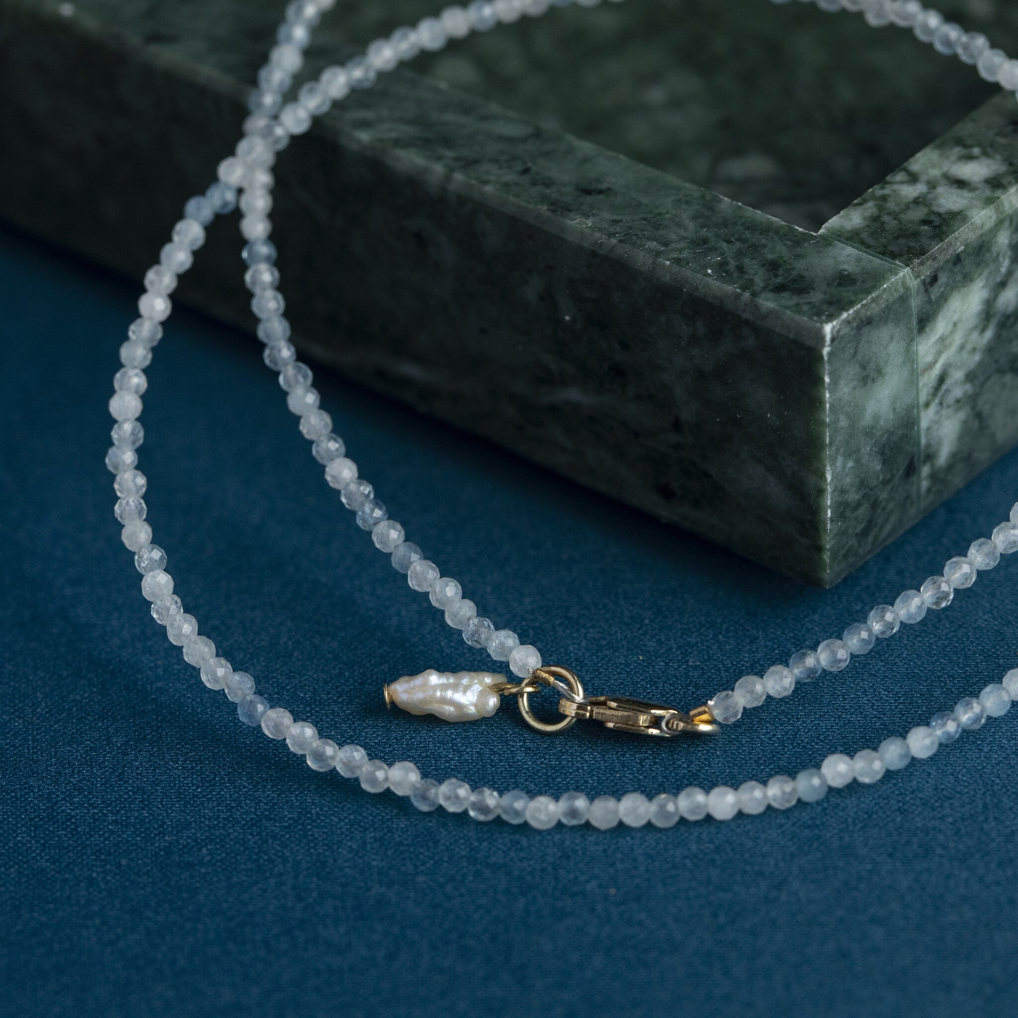 Aquamarine necklace with pearl and gold clasp 40 cm 14 krt