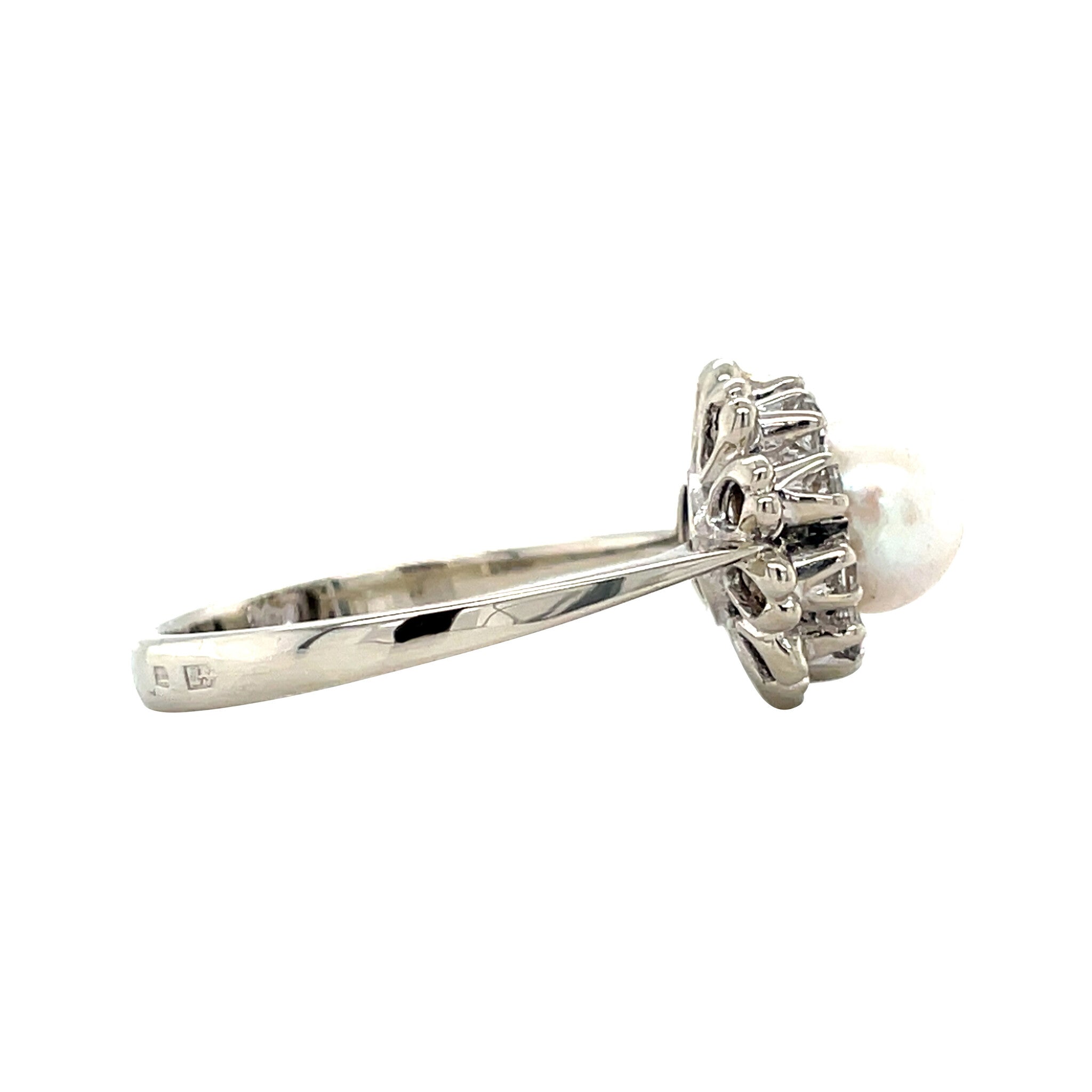 Witgouden vintage entourage ring met parel en spinel 18 krt