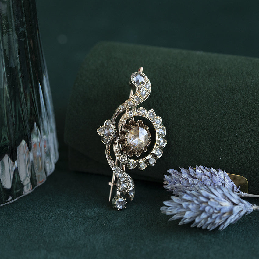 Gouden vintage broche met roosdiamant 14 krt