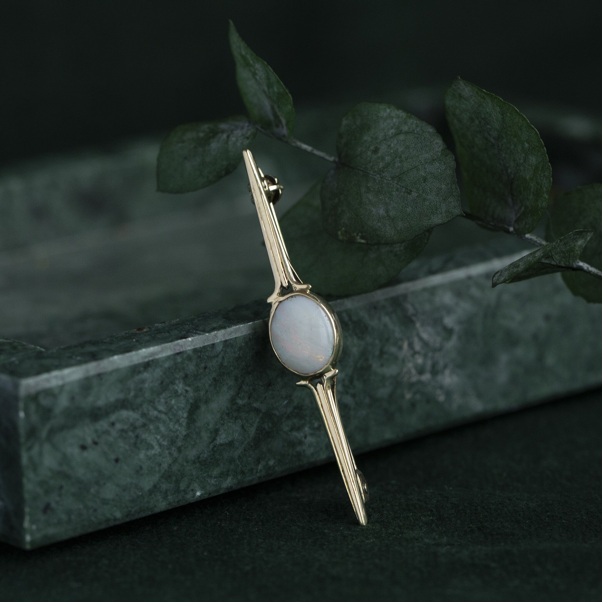 Gouden broche met opaal 14 krt