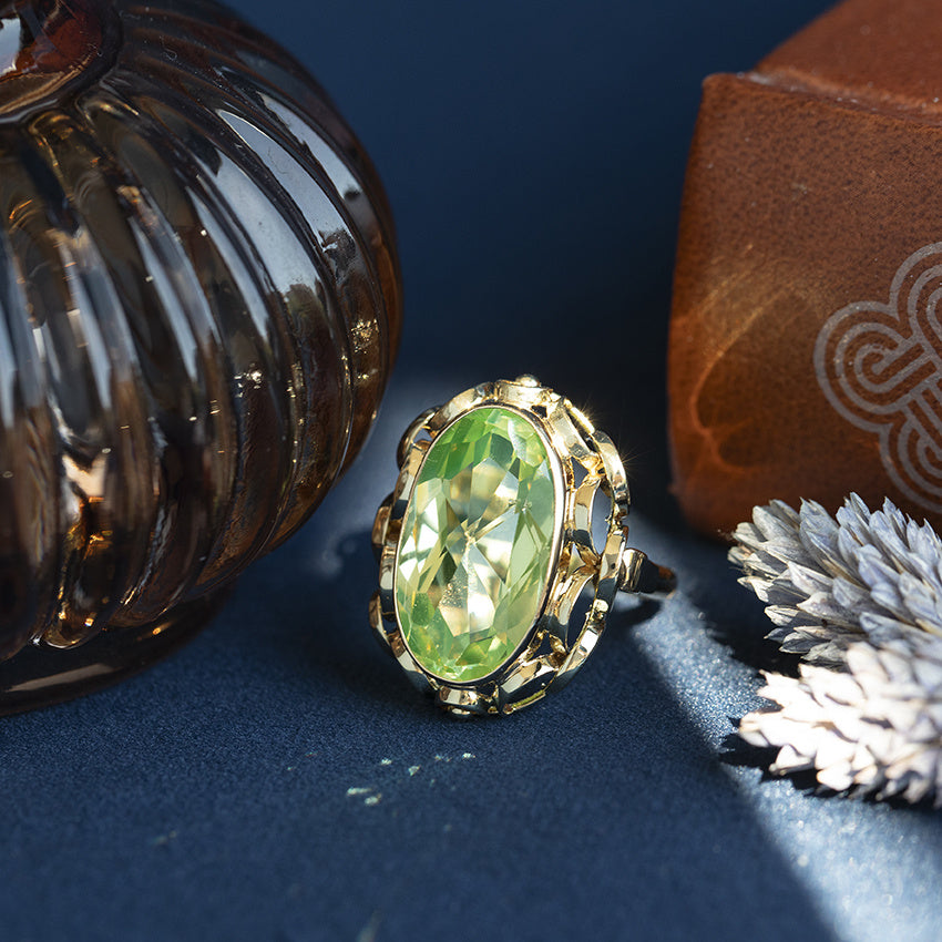 Golden vintage ring with spinel 14 carat