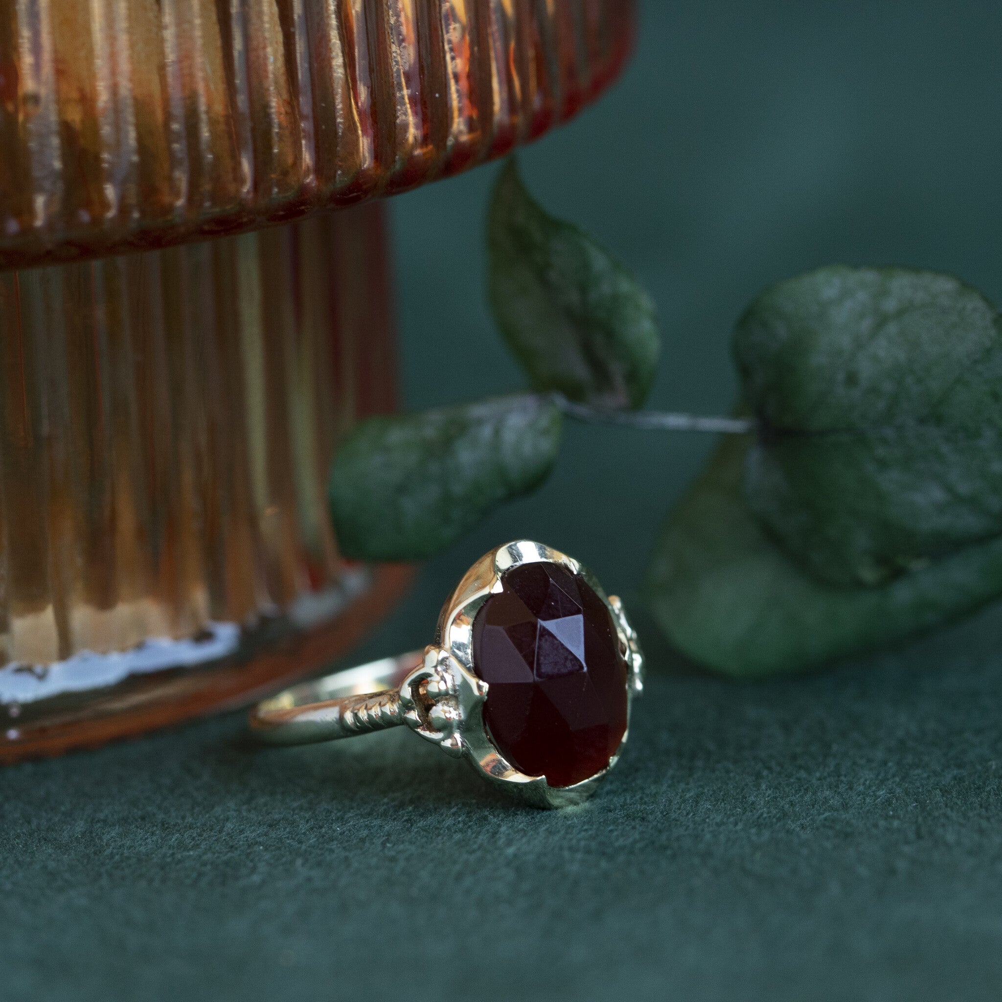 14 kt gold ring with carnelian