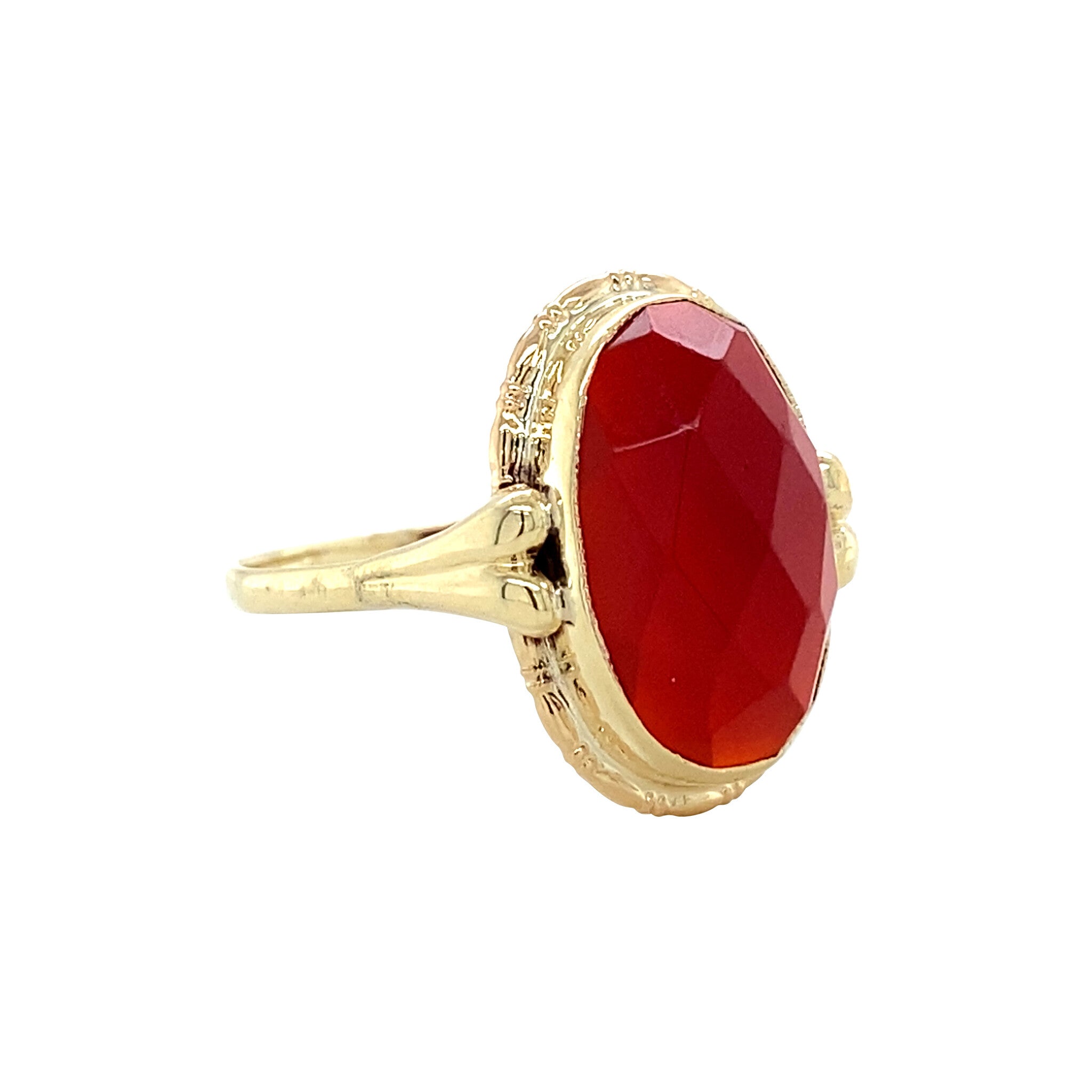 Gouden vintage ring met carneool 14 krt