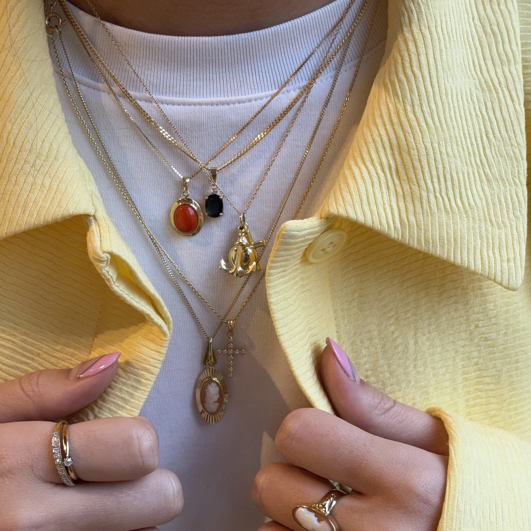 Gold anchor necklace 18 krt