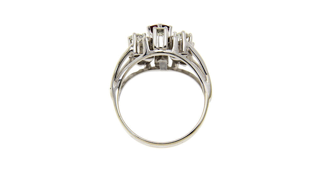 White gold ring with ruby and diamond, 14 kt
