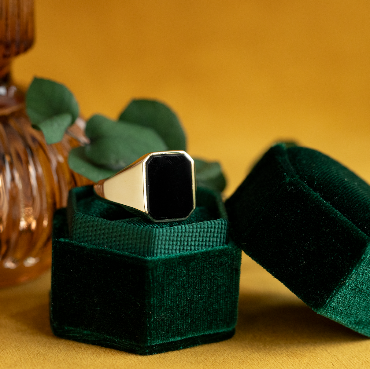 Gouden vintage zegelring met onyx 14 krt