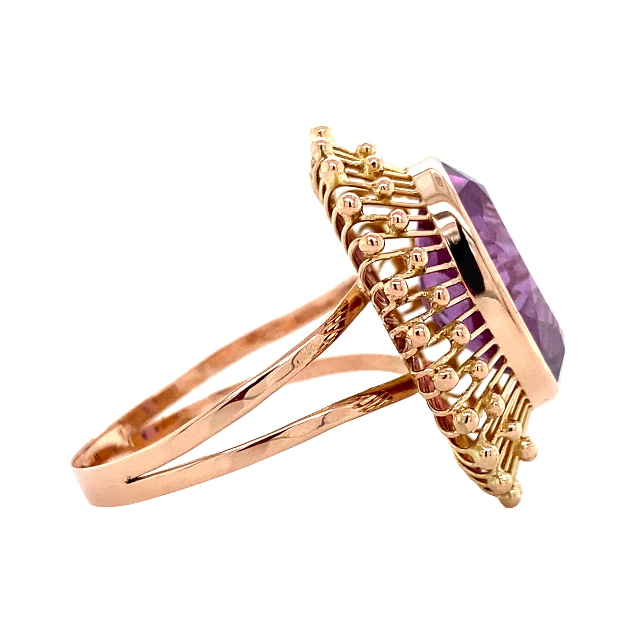Rose-gold ring with purple sapphire, 14 kt