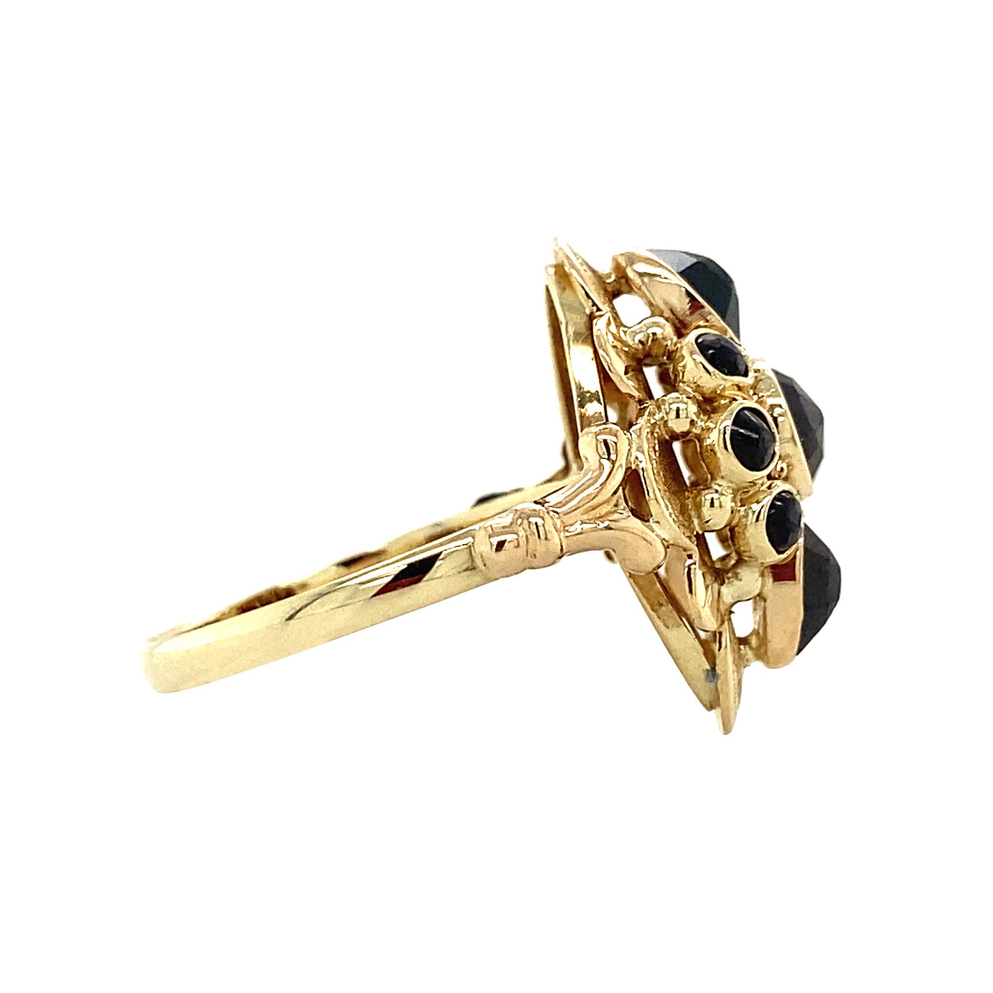 Gouden entourage ring met granaat 14 krt