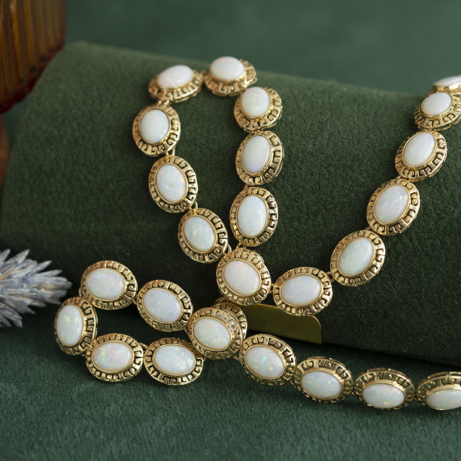 Gouden vintage collier met opaal 14 krt