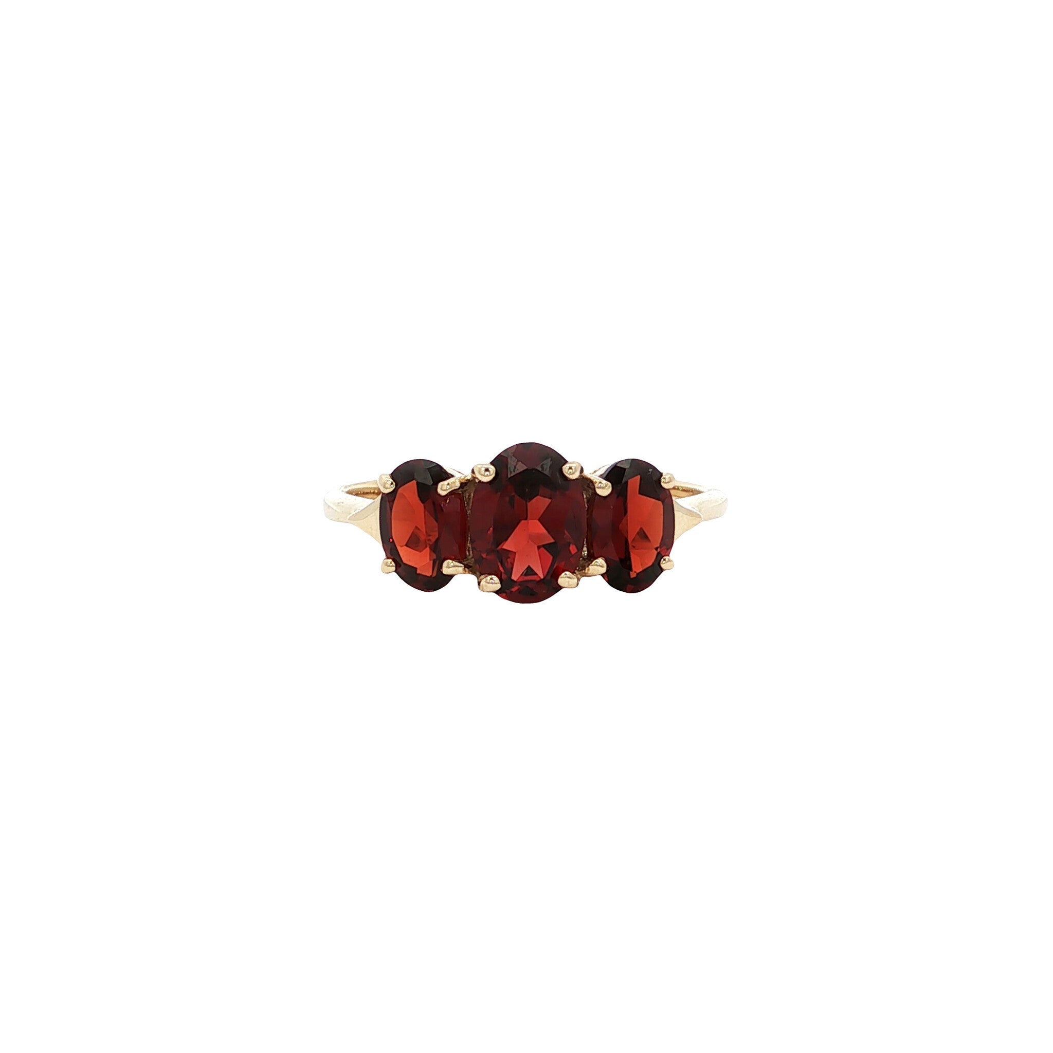 Garnet ring, 9 kt