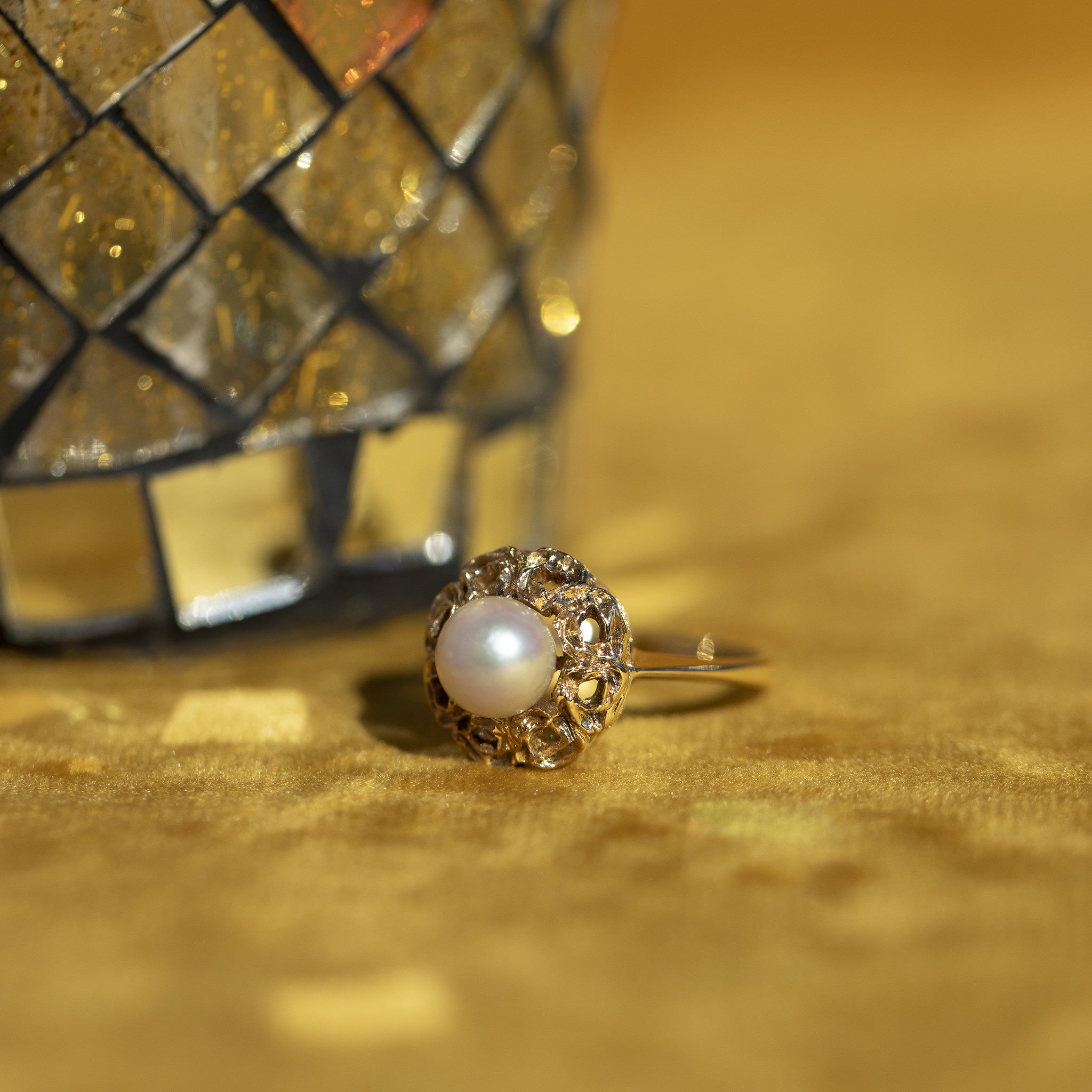 14 kt gold ring with pearl