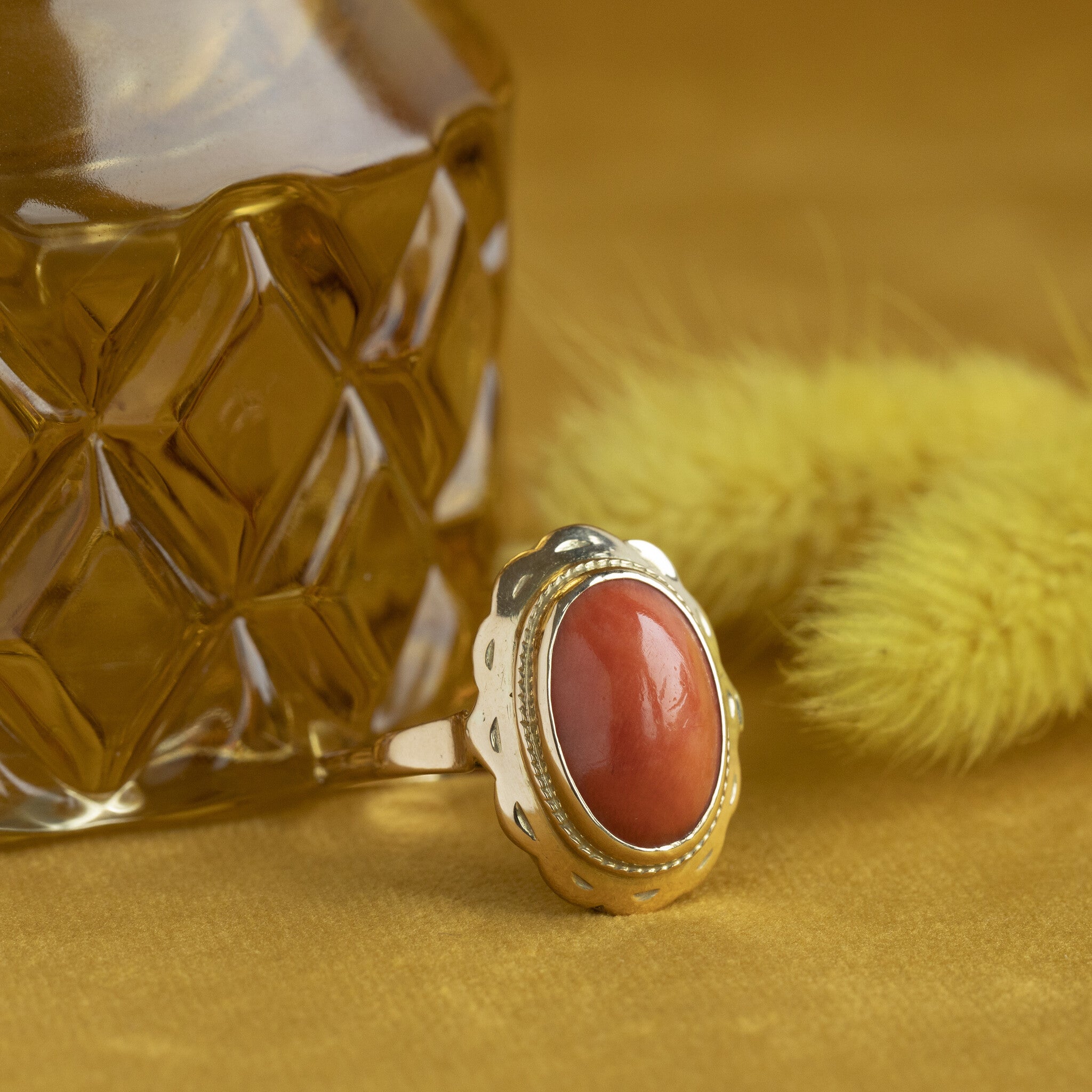 14 kt gold ring with blood coral