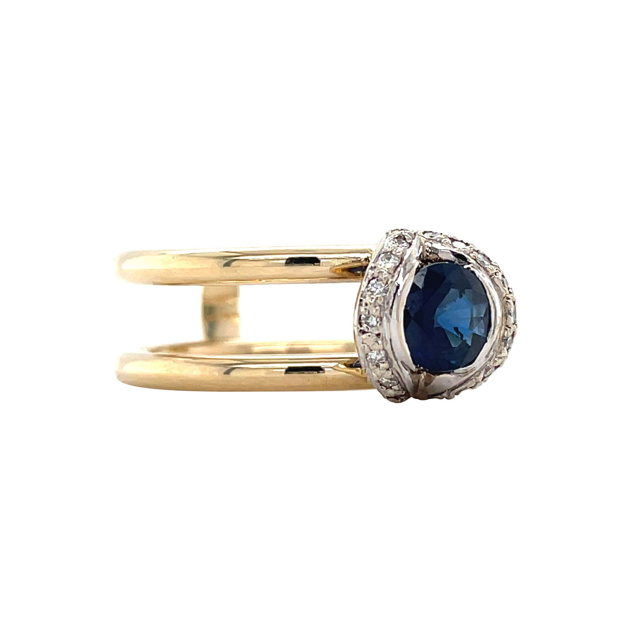 Golden vintage ring with sapphire and diamond 14 kt