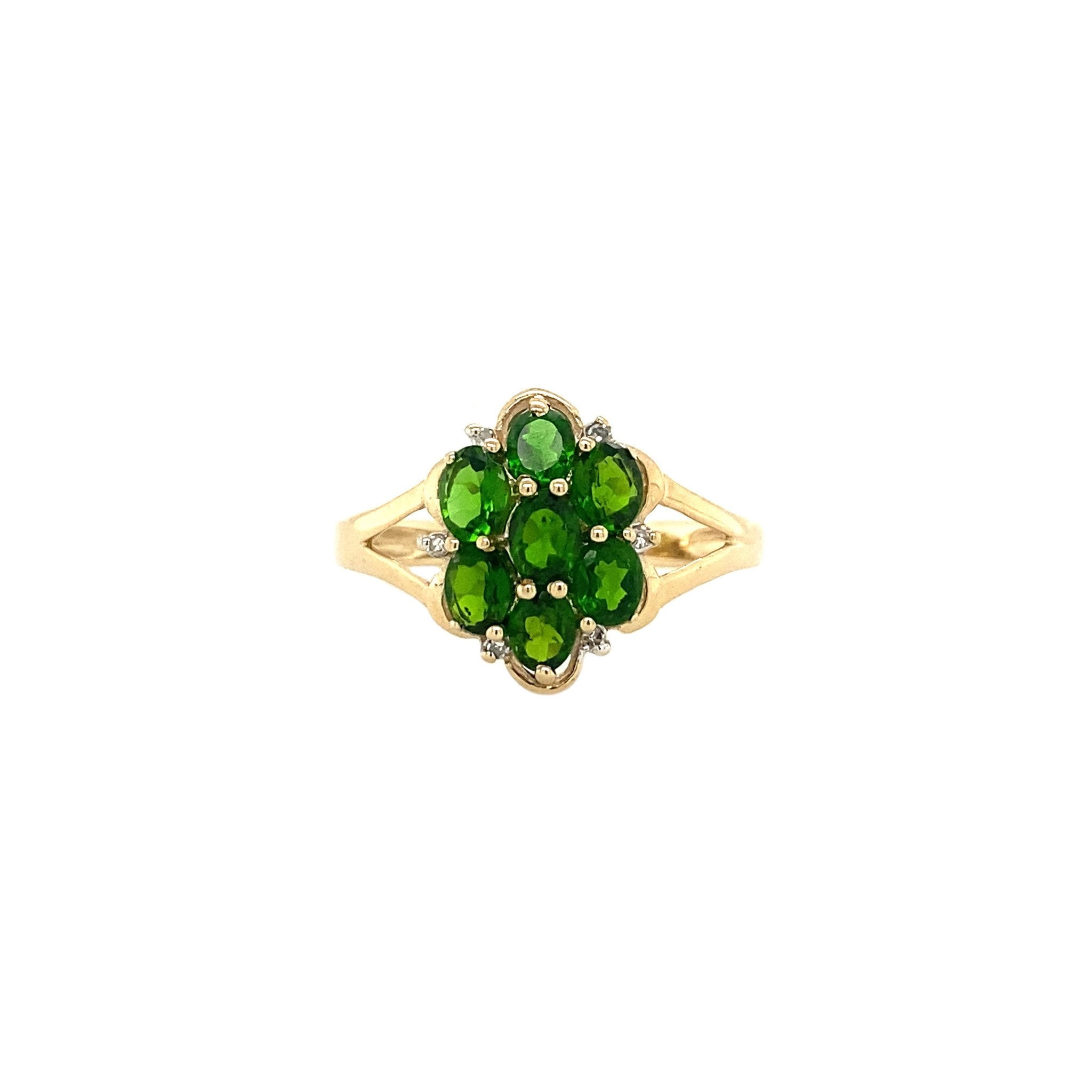 Entourage ring with emerald and diamond 9 krt